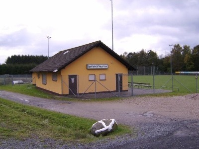 Luftbildaufnahme des Rasenfußballplatzes